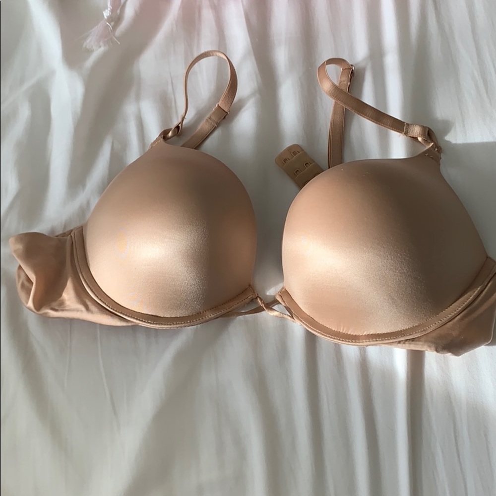 Victoria’s Secret Bombshell plunge